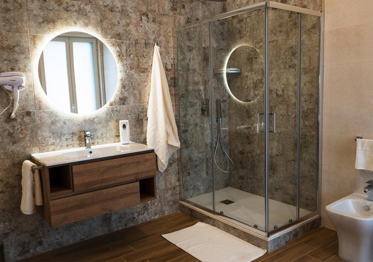 Camera Matrimoniale con Bagno Privato